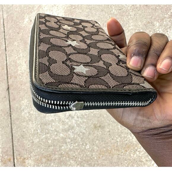 Coach Dempsey Large Phone Wallet In Signature Jacquard With Star Embroidery - Picture 13 of 16